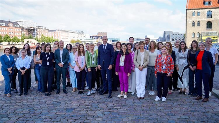 Slika /slike/URS slike - 2025 godina/Familyphoto_High Level Group on Gender Mainstreaming_08092025_1920px (1).jpg